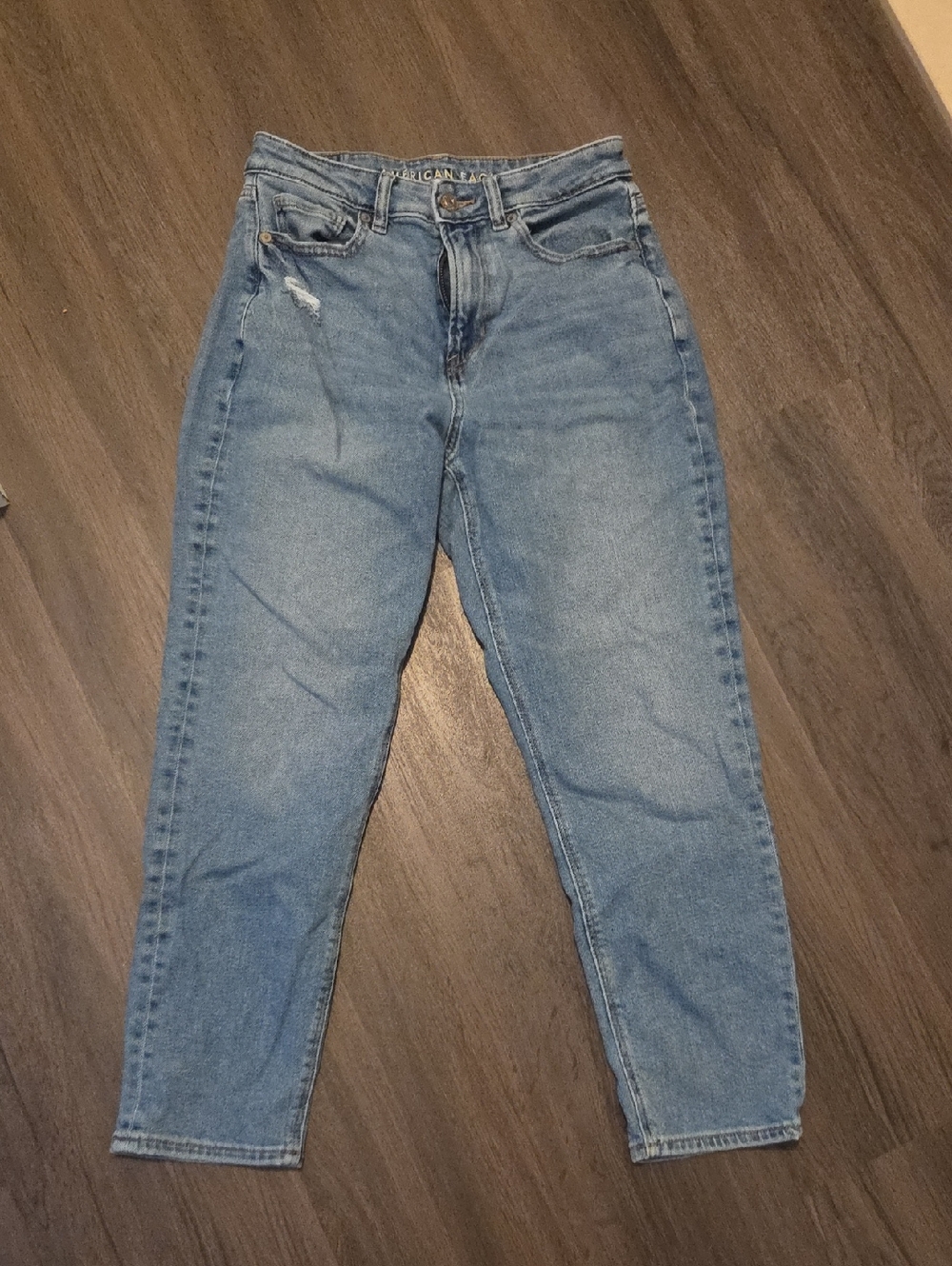 American Eagle Outfitters High-Rise Light Blue Mom Jeans